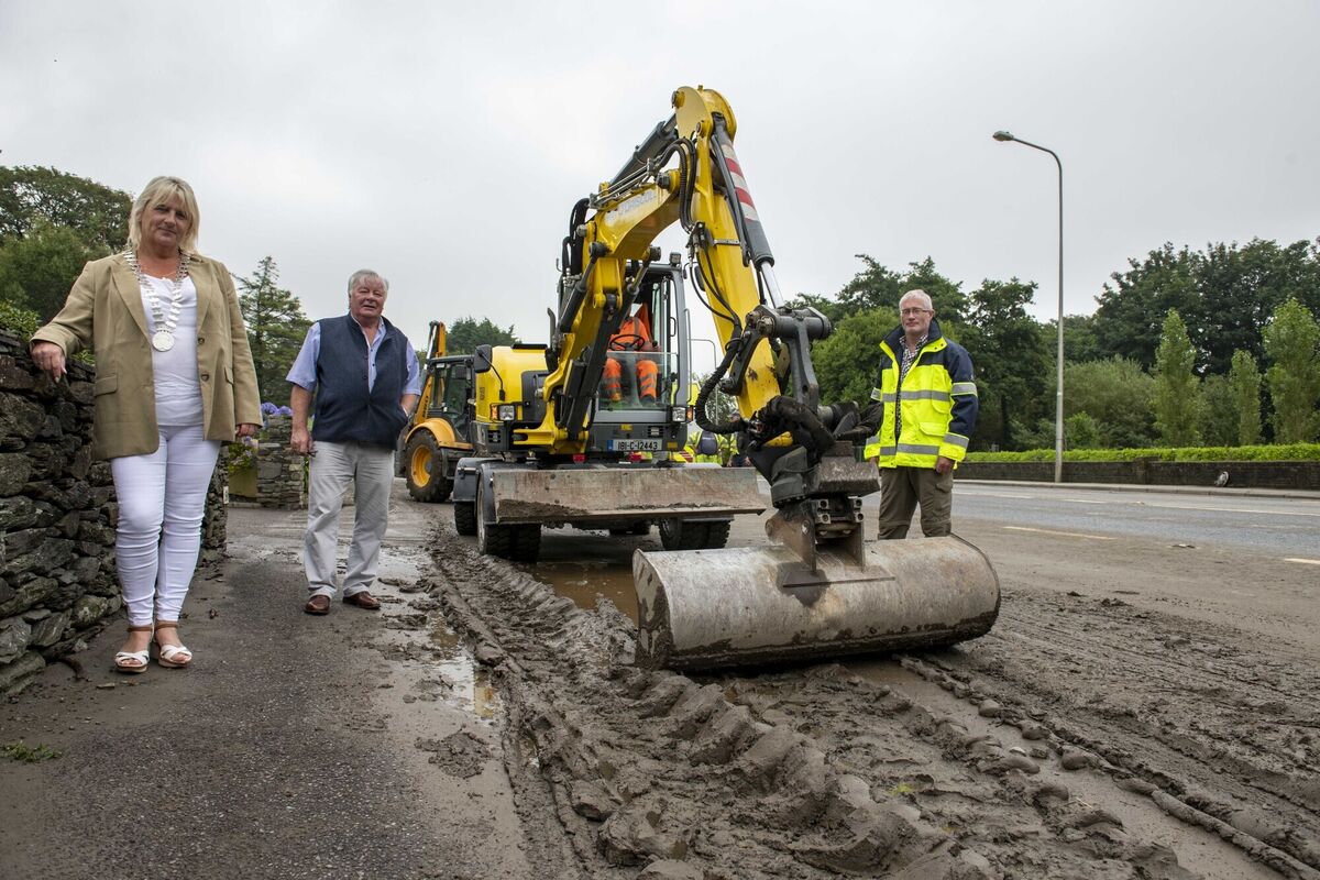 Cork Mayor Cllr. Mary Linehan Foley with Cllr. Joe Carroll and Area Engineer Damine Murphy visiting the badly damaged roads in Rosscarbery and Glandore last week. Picture: Brian Lougheed