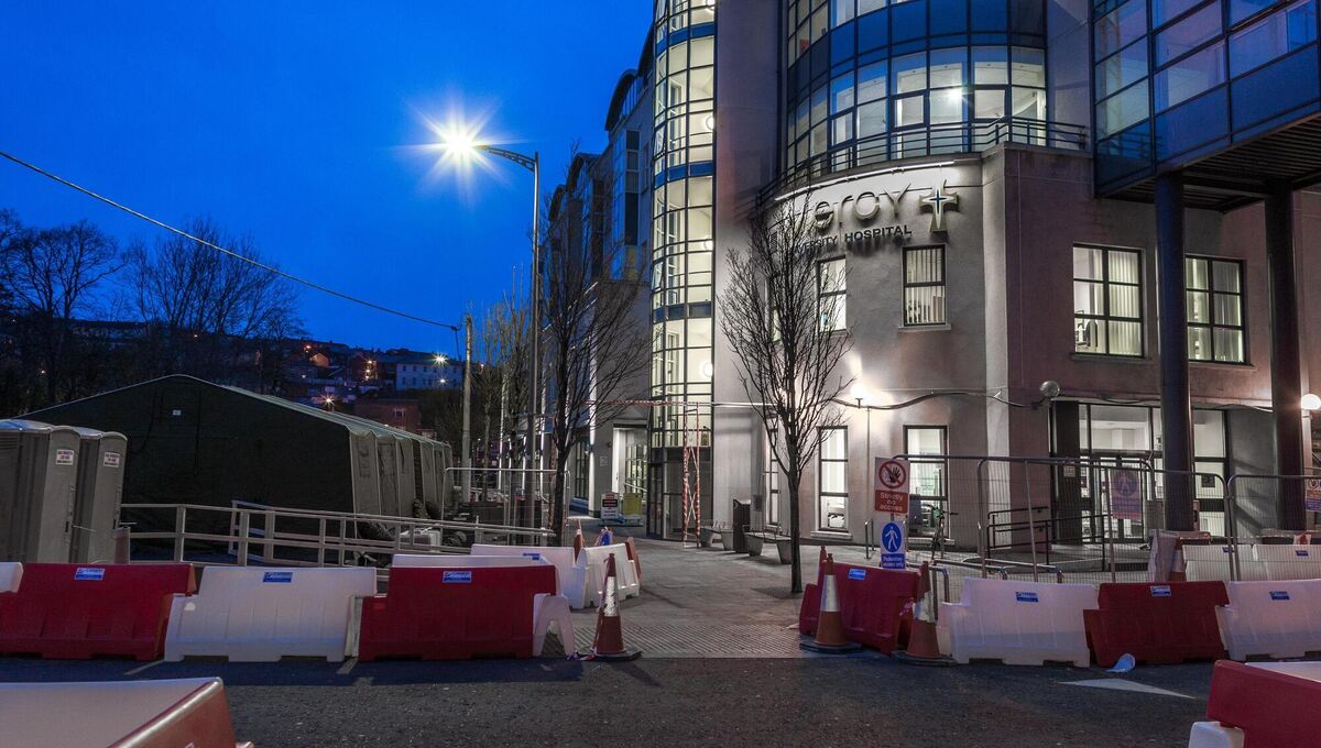 Dawn breaks over the Mercy Hospital. Picture; David Creedon