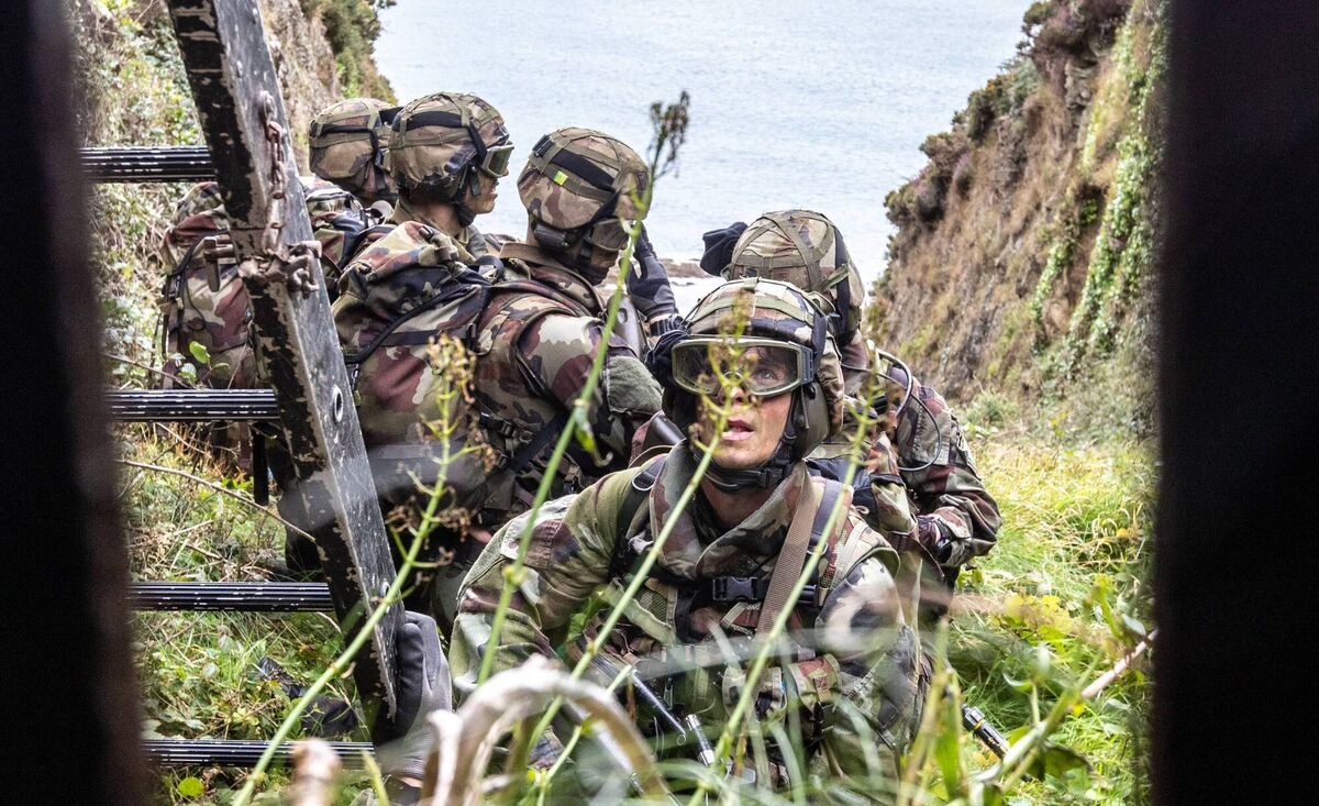 Candidates on the 20th Defence Forces Potential NCO course. Picture: Neil Michael/Irish Examiner