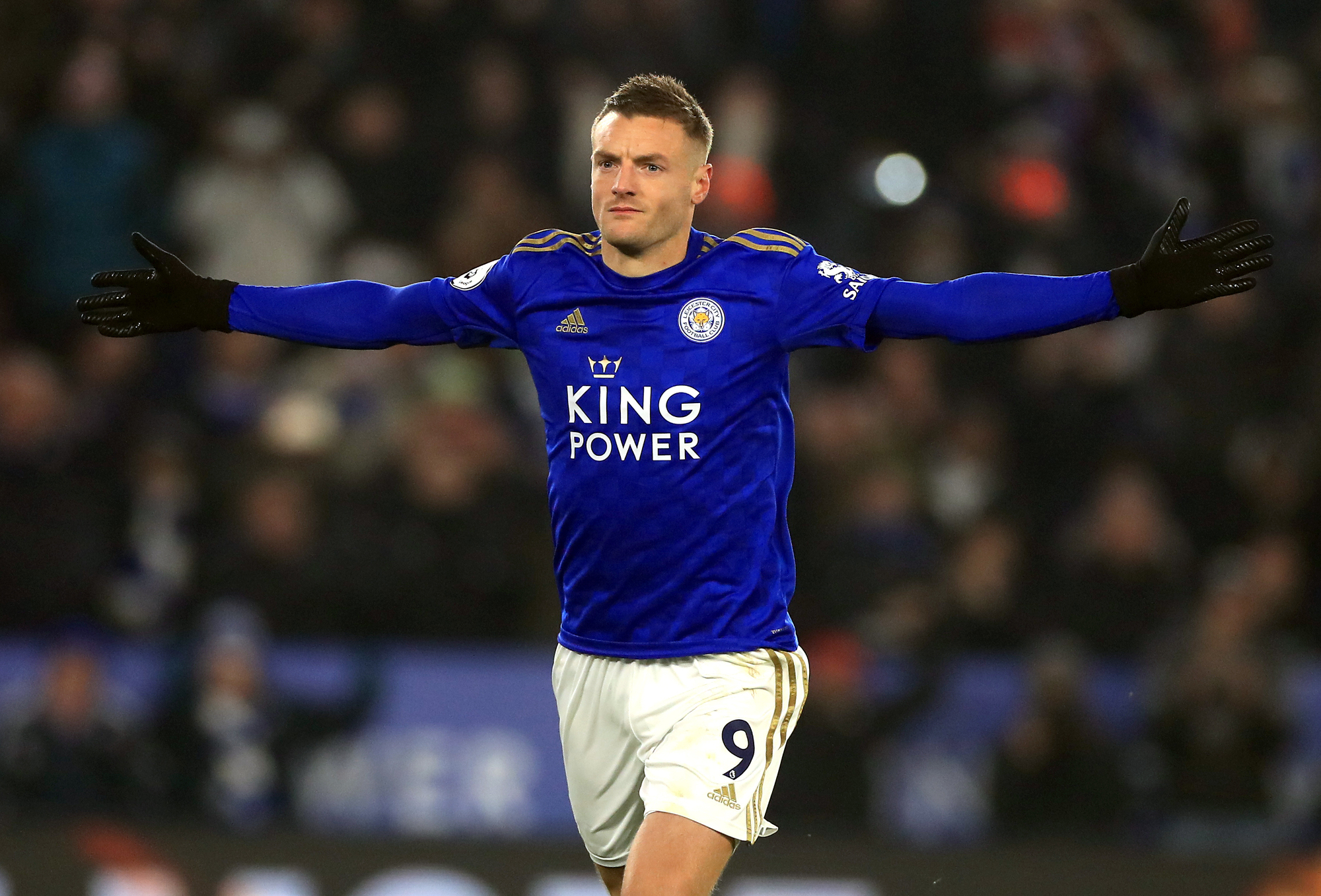Jamie Vardy signs one-year Leicester contract extension