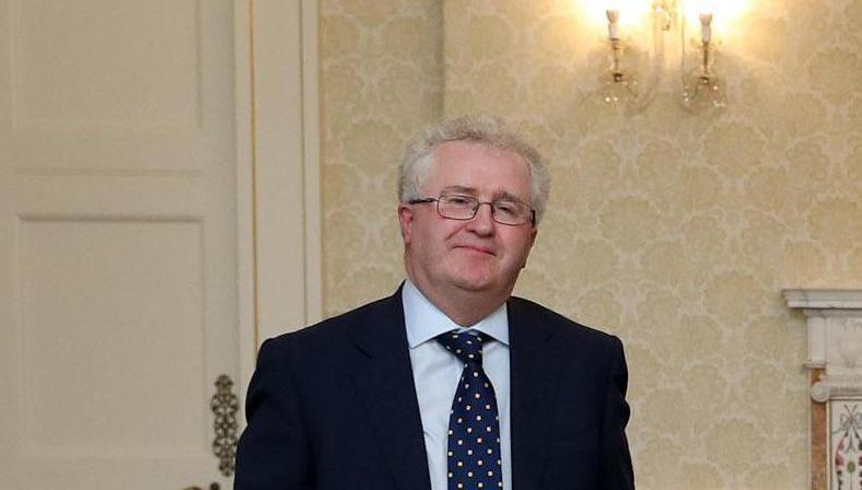 Law lecture says an apology from Seamus Woulfe - which he has already made - is an appropriate response to Golf Gate. 