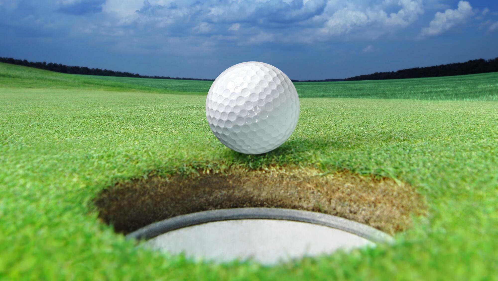 Michael Clifford: ‘Golfgate’ politicians left to languish in the rough