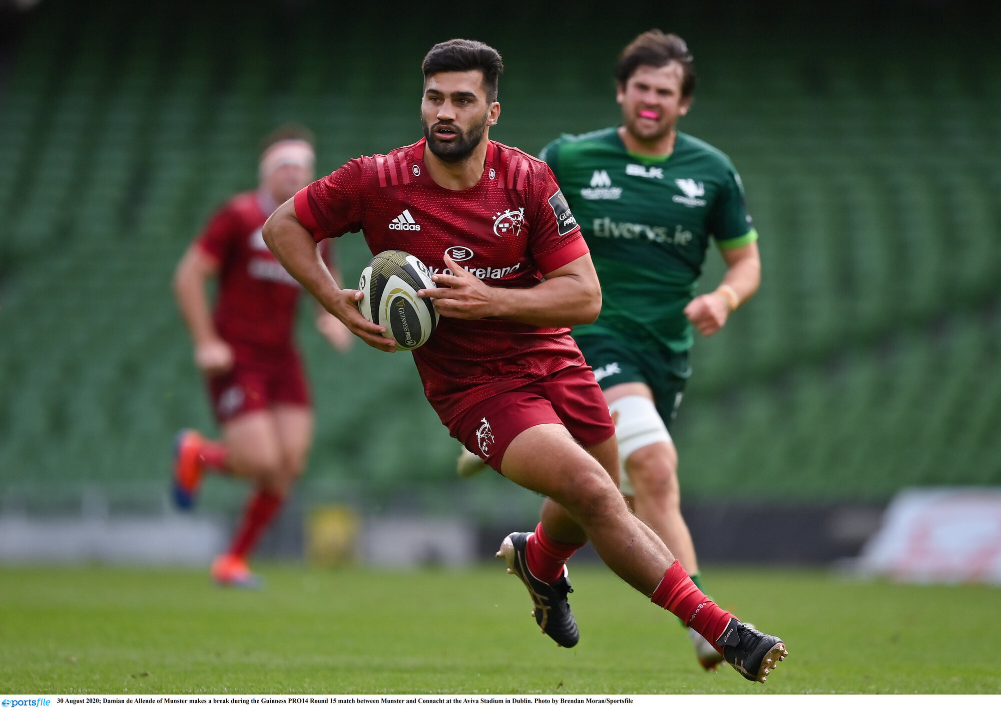 World Cup winner Damian de Allende keen to add PRO14 medal to collection