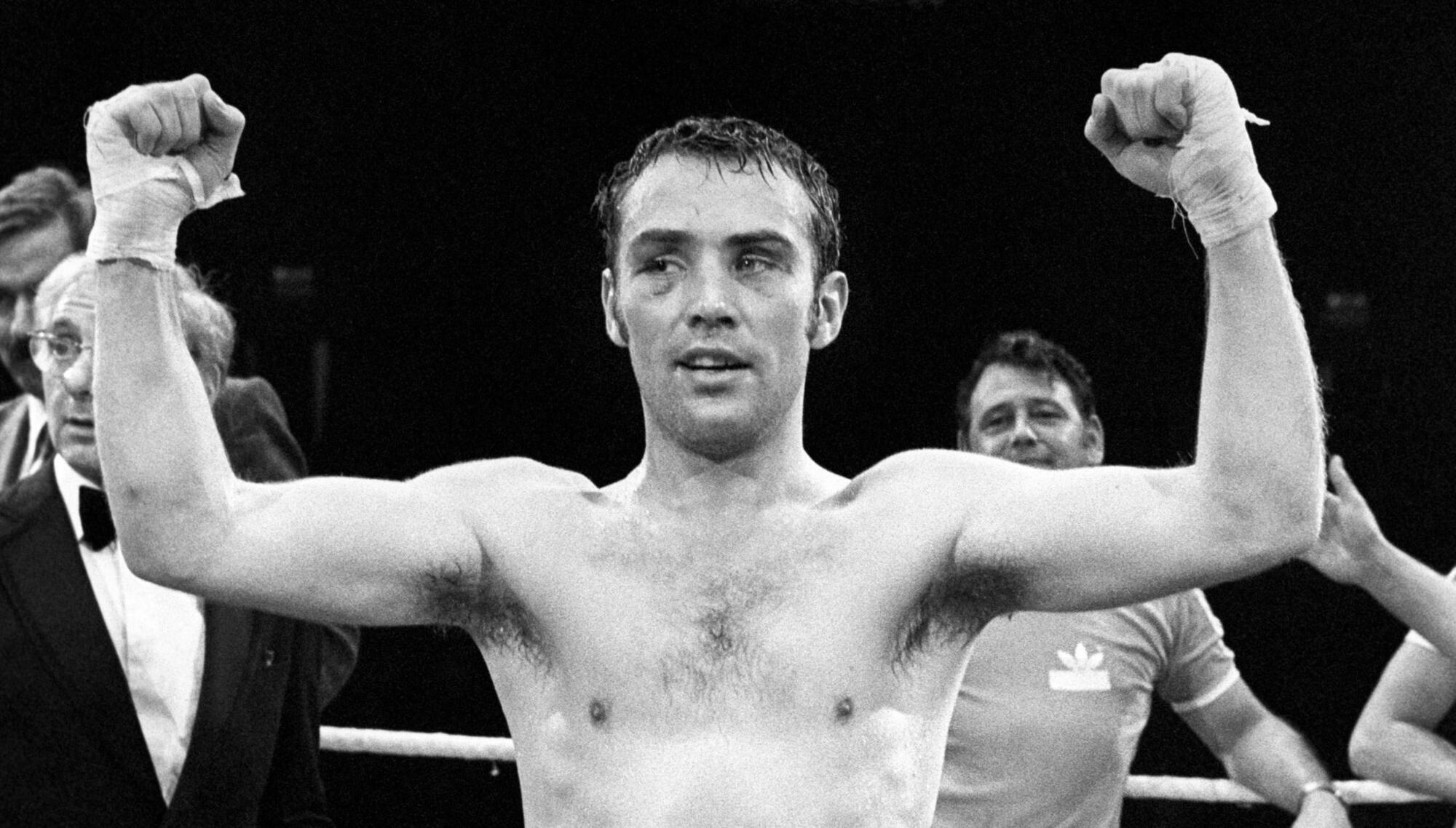Former world champion Alan Minter dies, aged 69 