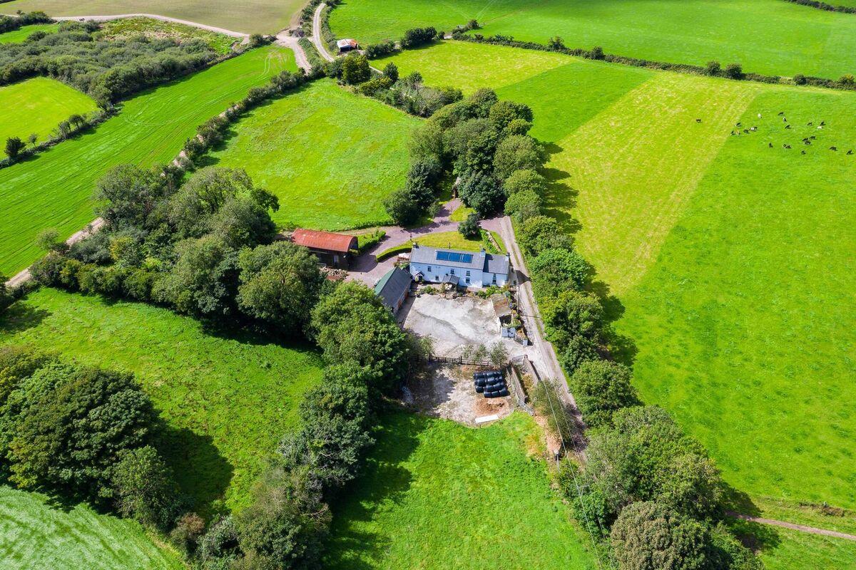 Hornhill is on up to  7.5 acres