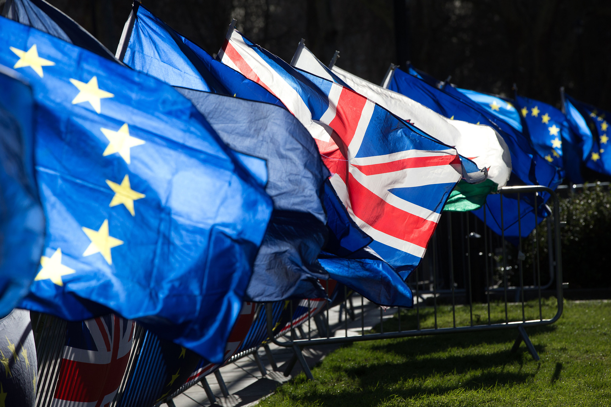 Brussels could ‘carve up’ UK if Tories reject controversial Brexit Bill, says Johnson