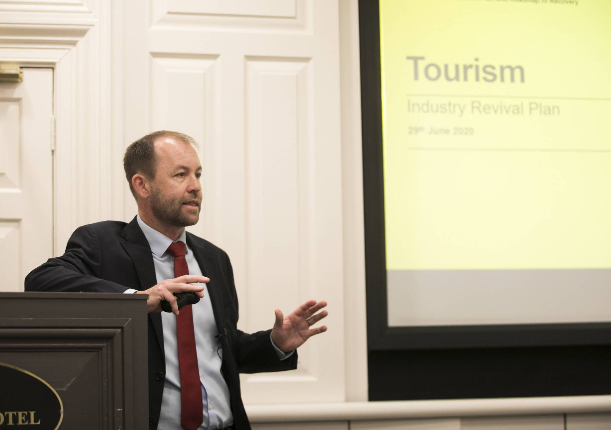 Eoghan O'Mara Walsh: State must prioritise return to skies