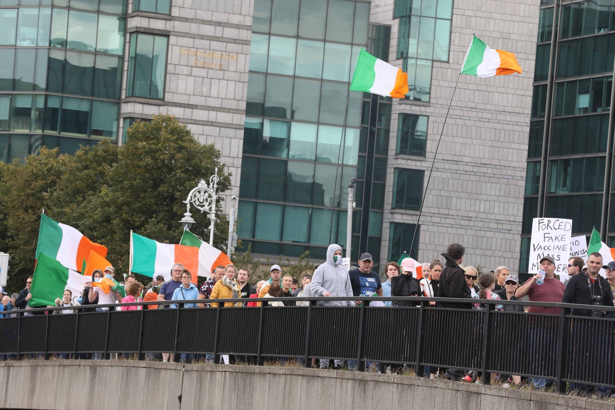 Government to discuss right to protest and be heard following anti-mask march 