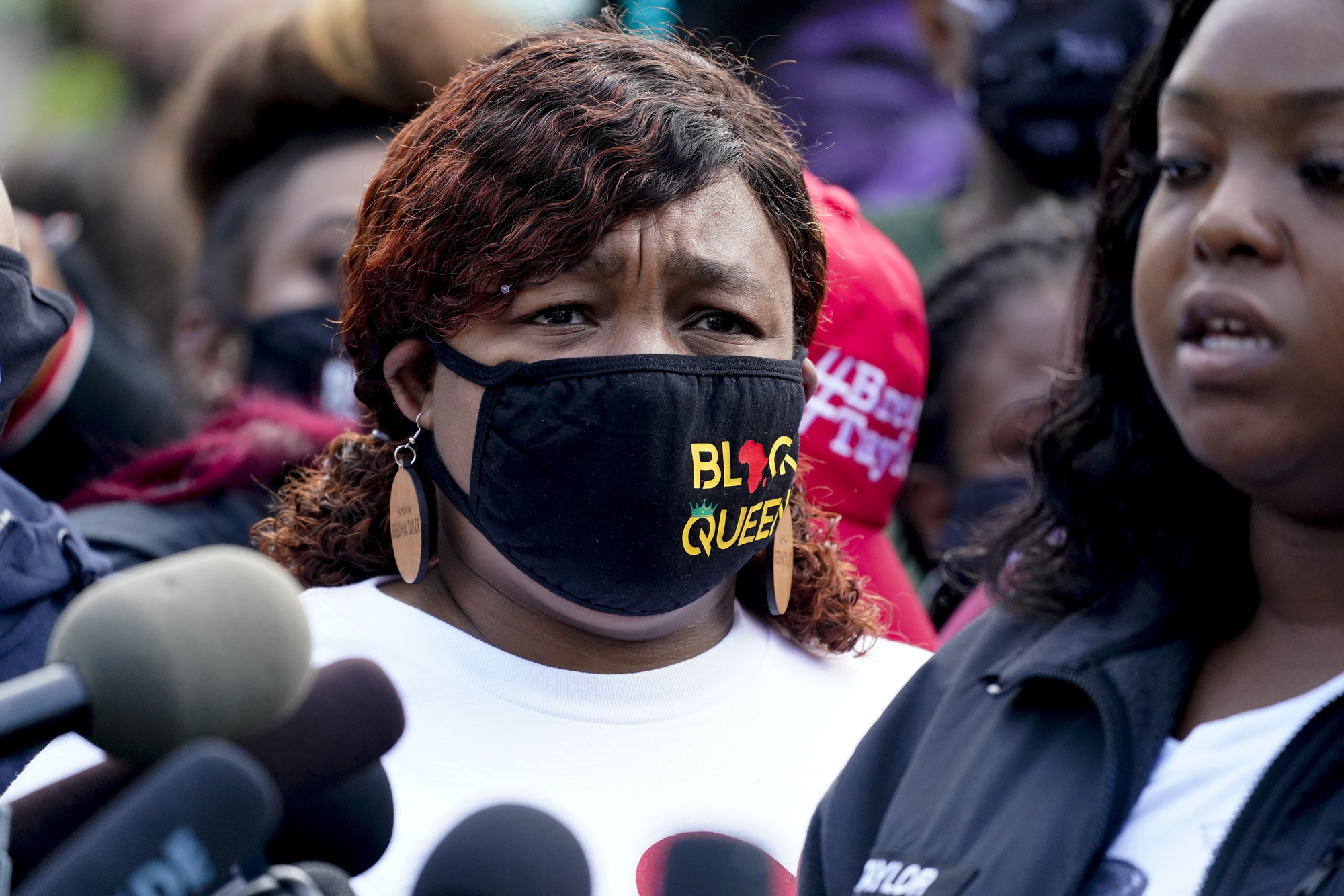 Breonna Taylor’s family condemn prosecutor for failing to charge officers