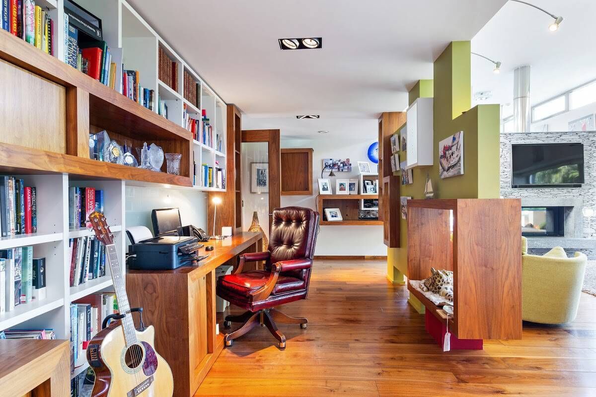 Home office in walnut