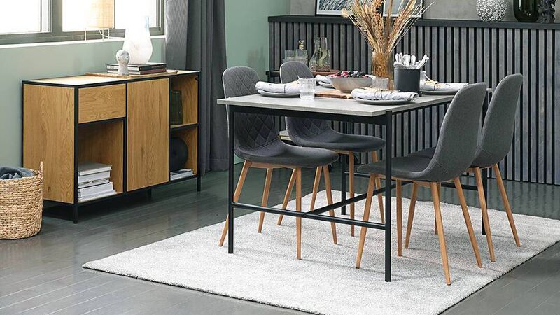  Elegant kitchens, a classy cocktail set and cool chairs