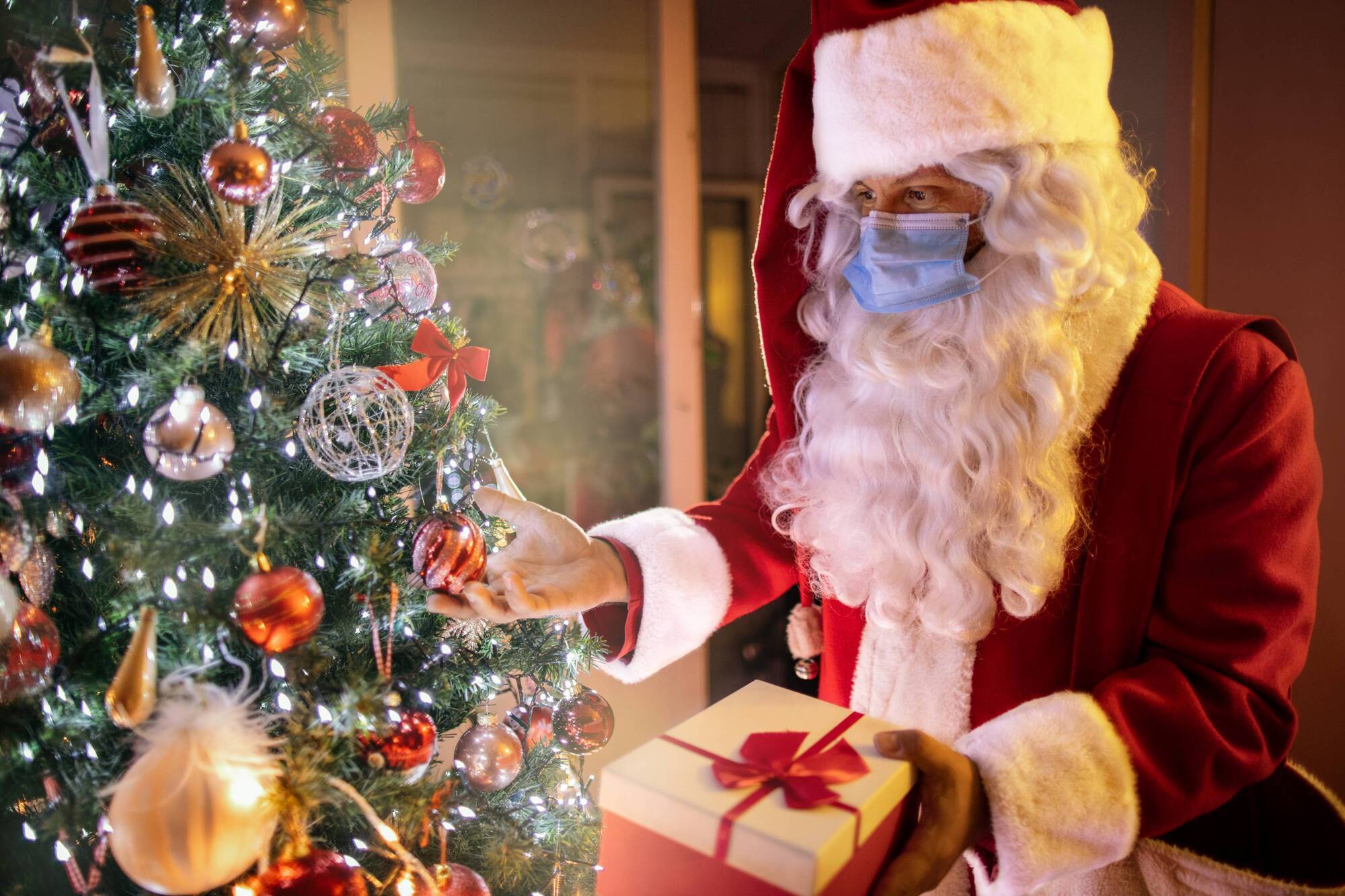 Santa to meet boys and girls at drive-in Christmas Grotto in Dublin