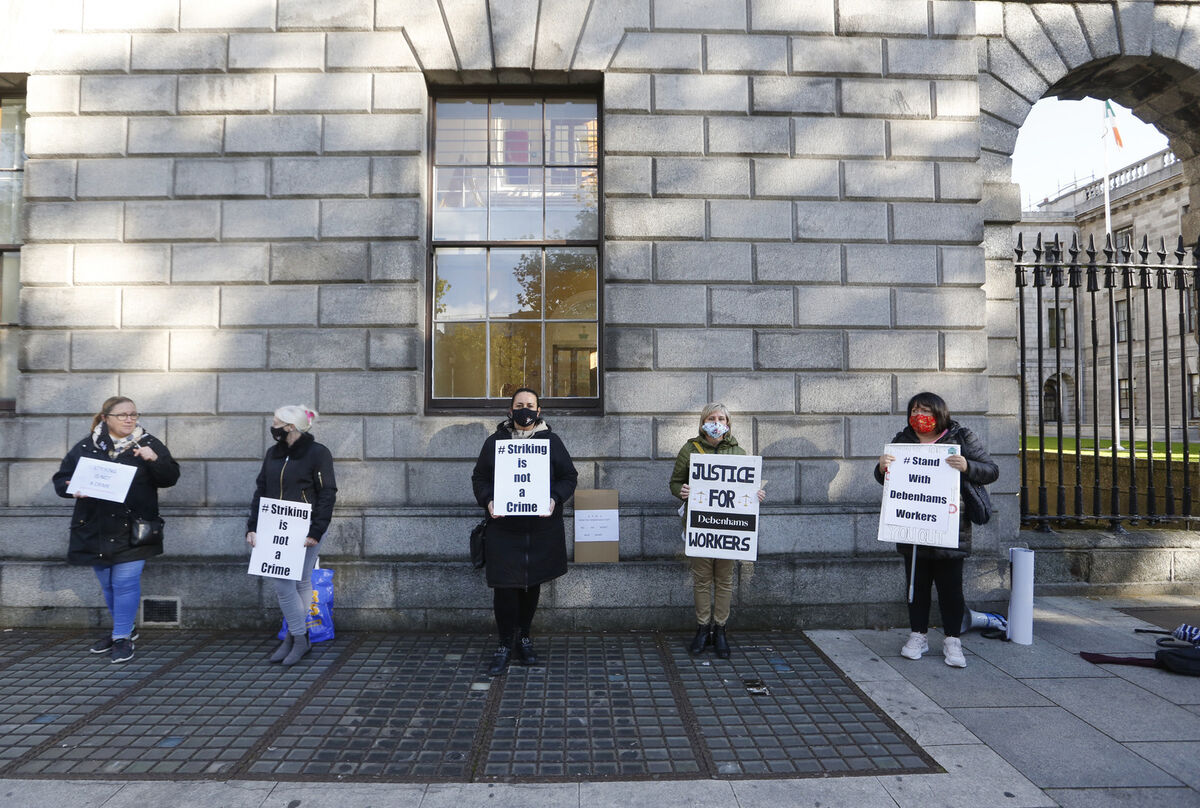  Former Debenhams workers protest outside the Four Courts as Debenhams' liquidators seek High Court injunctions over former employees. Picture: RollingNews.