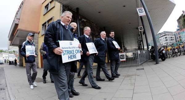 Deal agreed to give 24-hour notice before bus strike