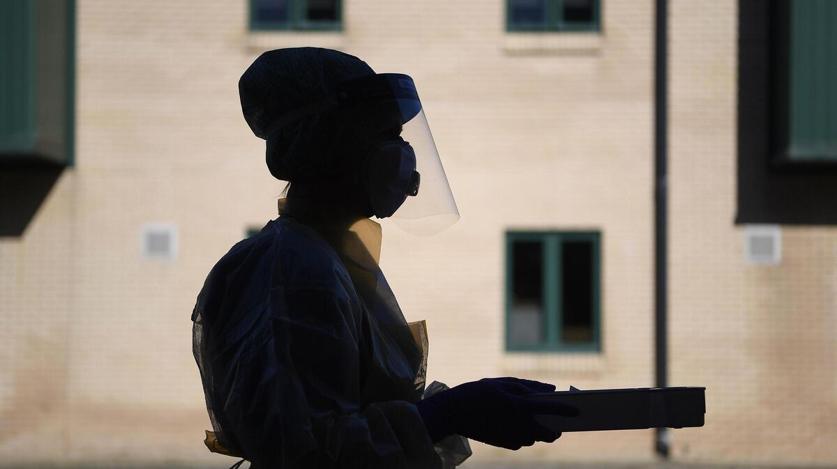 As of Saturday morning, there were 322 people with the coronavirus in hospitals around the country. This is down from 327 on Friday.