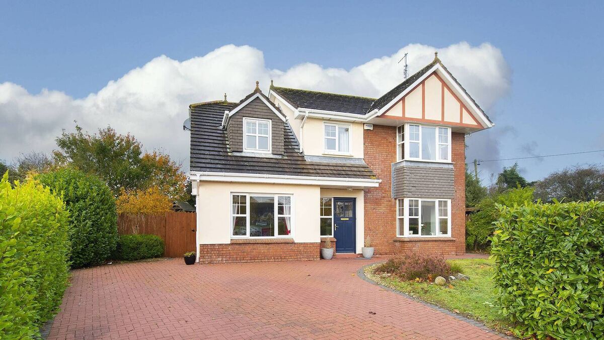 House In The Cotswolds For 450 000