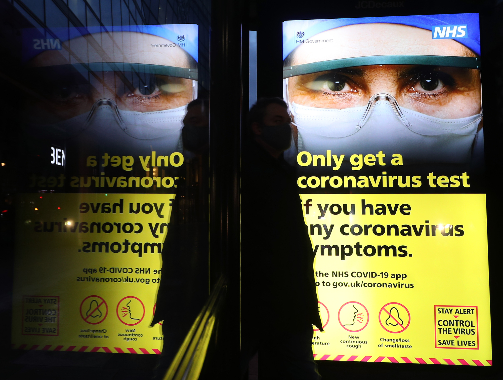 Covid-19: 10 deaths and 679 new cases in Northern Ireland