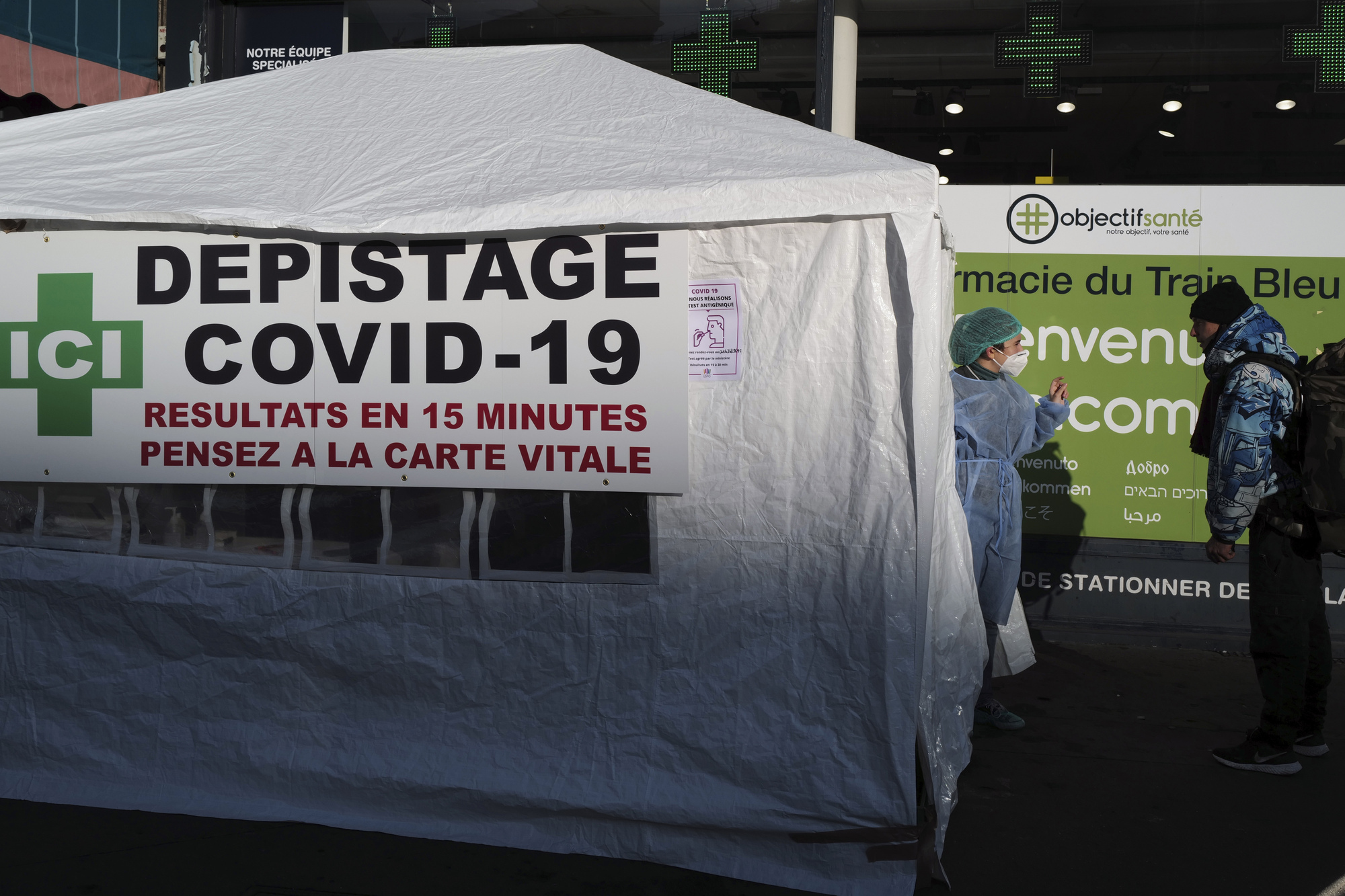 Paris hospitals near capacity after upsurge in coronavirus cases