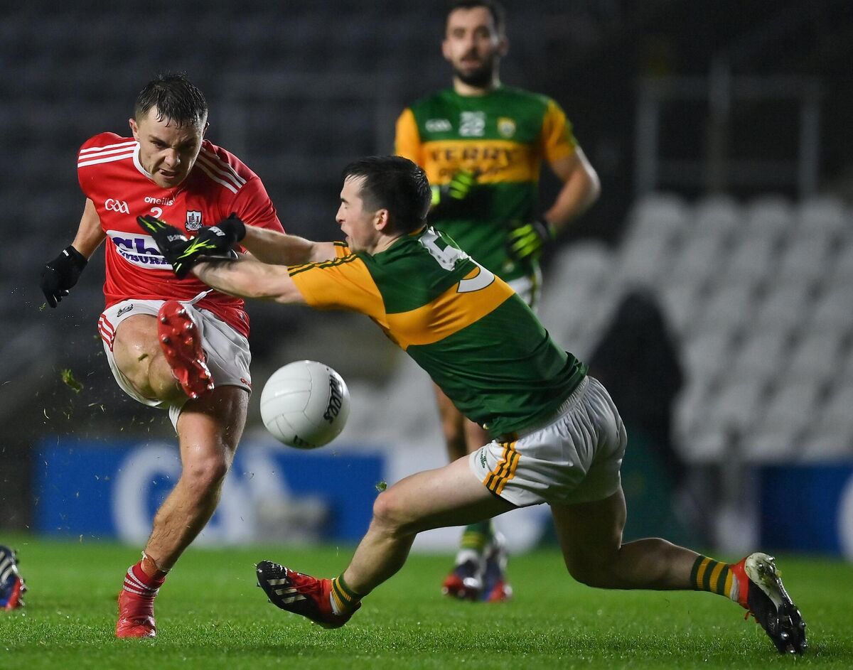 Paul Murphy of Kerry blocks a shot by Sean Powter of Cork. Picrture: Brendan Moran/Sportsfile