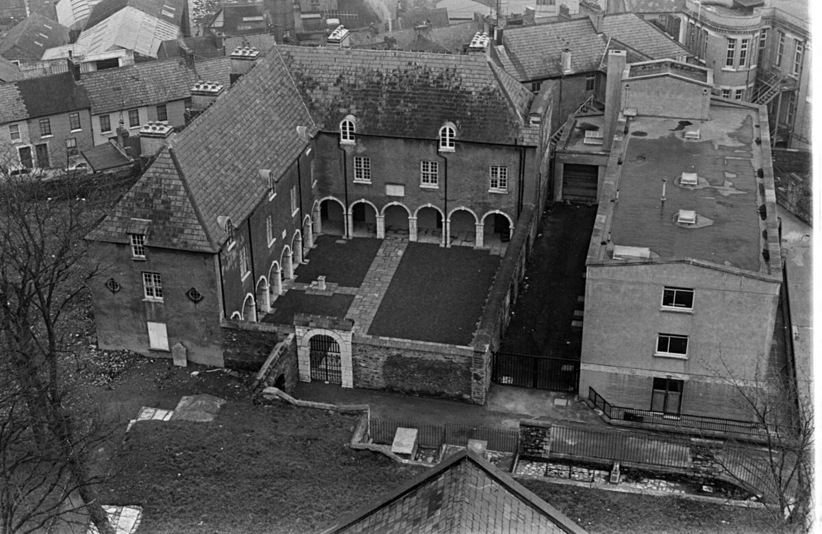 Hendrick was involved in a conservation campaign for Skiddy's Almhouse near Shandon.  