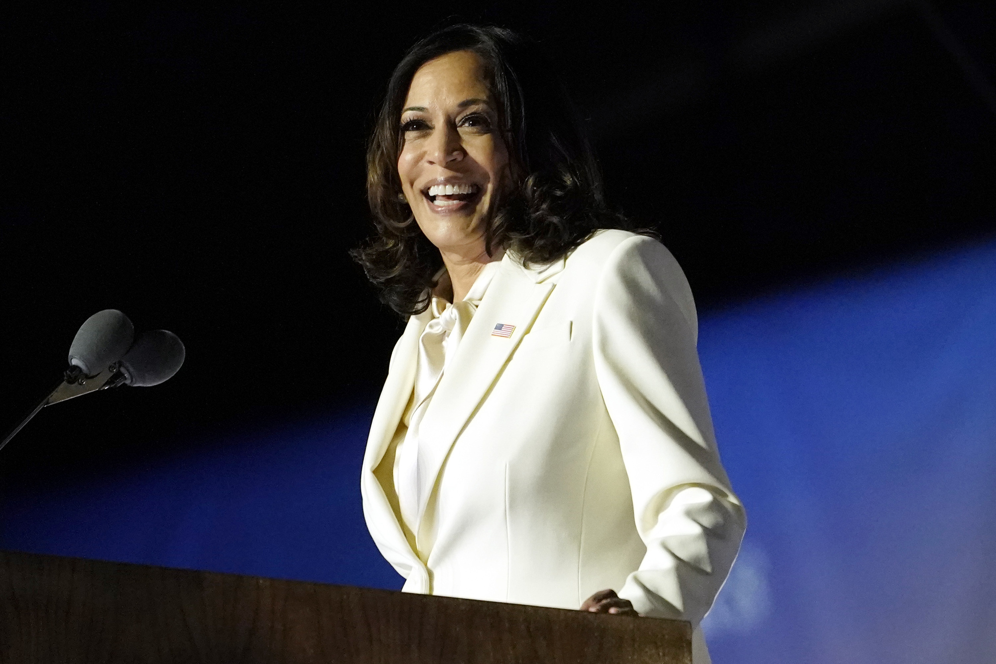 Sonya Lennon: Let's not put Kamala Harris' clothes under the microscope