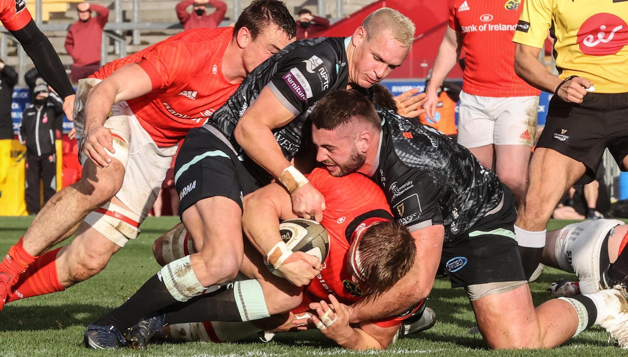 Gavin Coombes hat-trick makes it five wins on the spin for Munster