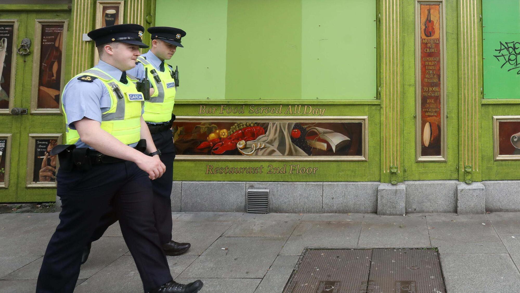 Covid-19: Taoiseach indicates takeaway pints could be banned 