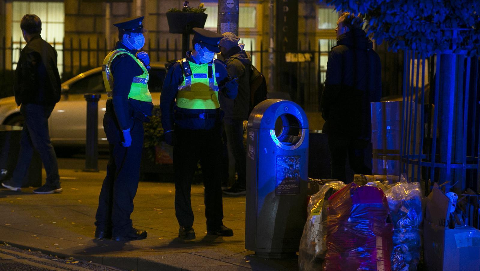 Gardaí will be increasing patrols and ensuring compliance with laws in likely outdoor drinking spots. File picture: Sam Boal/RollingNews.ie