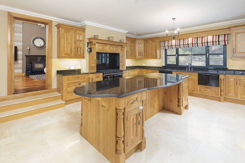 Kitchen in oak, by Celtic Interiors