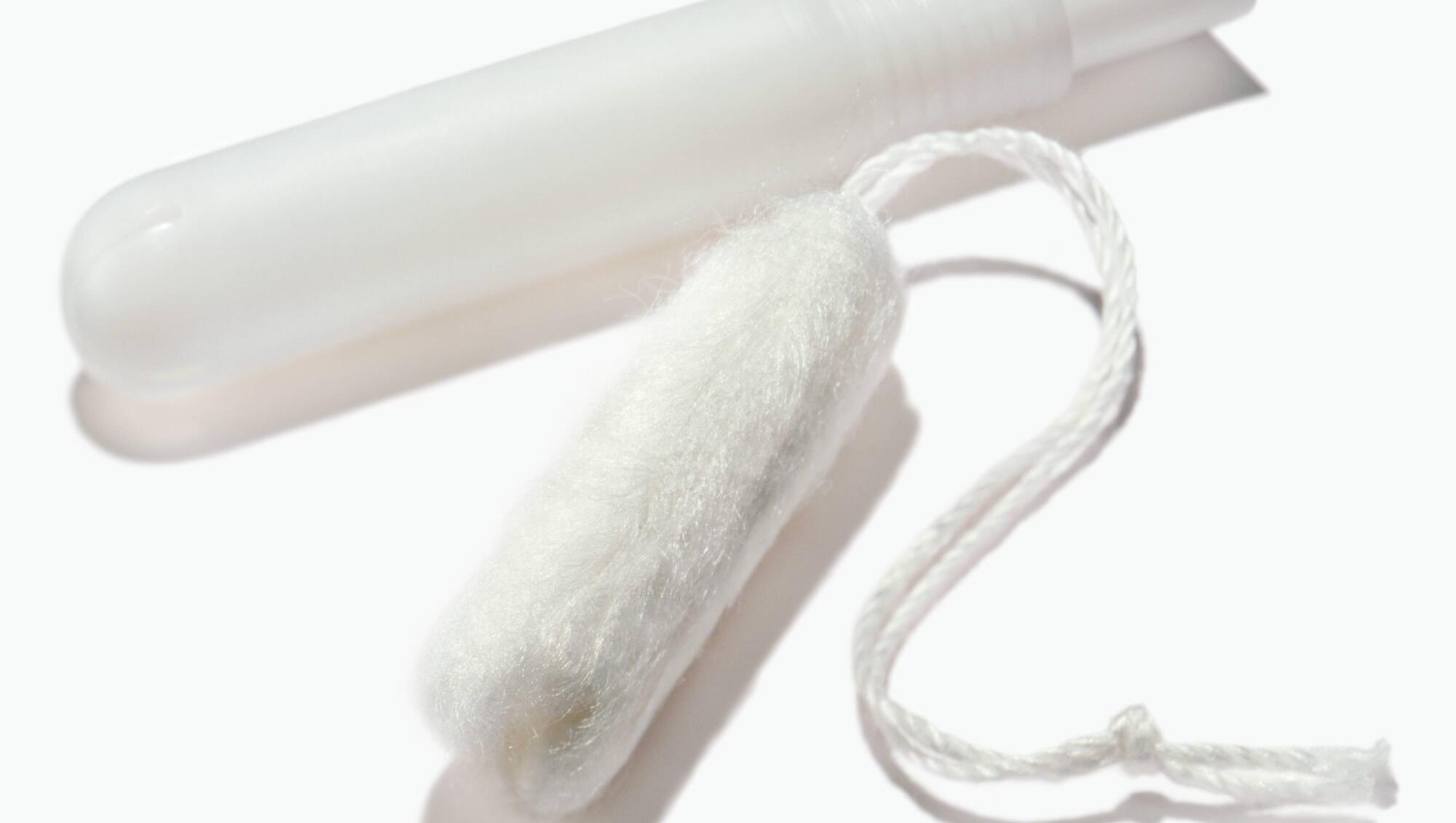 Ad campaign features woman with visible tampon string for the first time