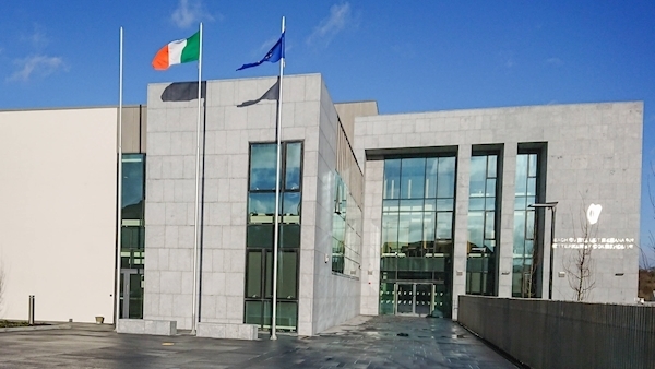 Arrest warrant issued for man who told judge 'I want €1m to come back into this court'