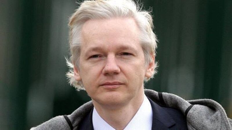 Assange claims suitcase containing Wikileaks files was stolen Assange claims suitcase containing Wikileaks files was stolen