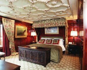 One of An Culu's five bedrooms