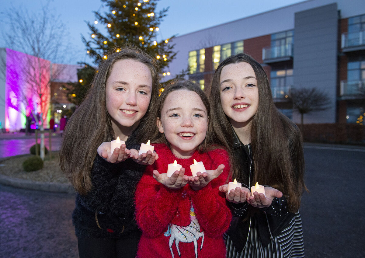 Pictured outside Marymount to mark Marymount’s Light Up a Life campaign were Amy (11) , Olivia (9) and Leah (12) Scannell from Lehenaghmore. Picture: Gerard McCarthy Photography