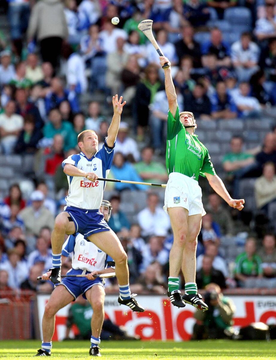 Ollie Moran rises above Ken McGrath. Picture: Inpho/Lorraine O’Sullivan
                        