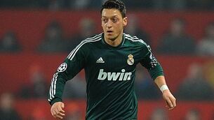 United not in for Ozil