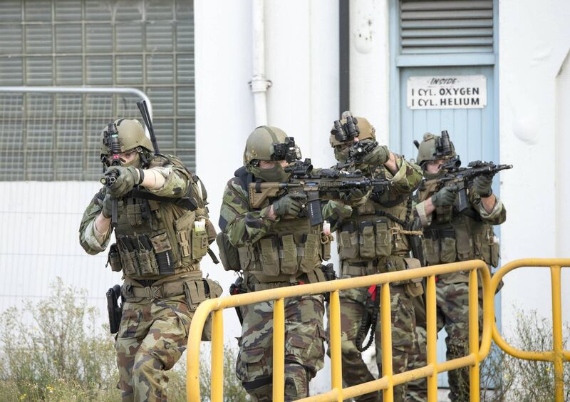 The ARW is primarily tasked with providing security for visiting VIPs, carrying out counter-terrorism measures and security assessments. The ARW is primarily tasked with providing security for visiting VIPs, carrying out counter-terrorism measures and security assessments.