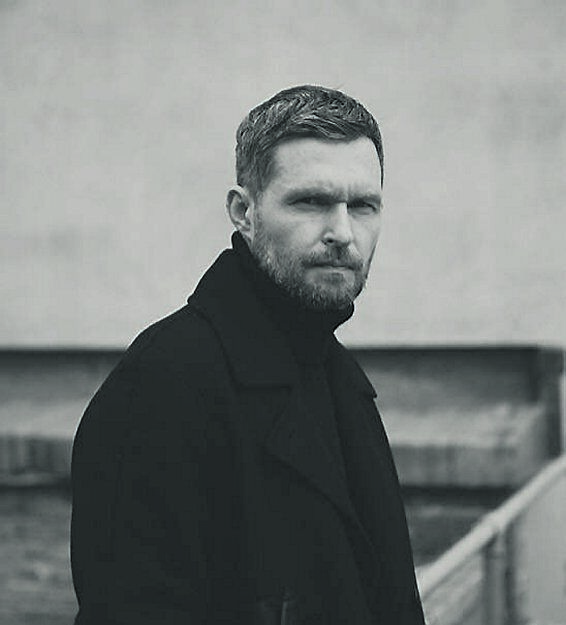 Daniel Kearns grew up here in Ireland and spent many years living and working in Paris