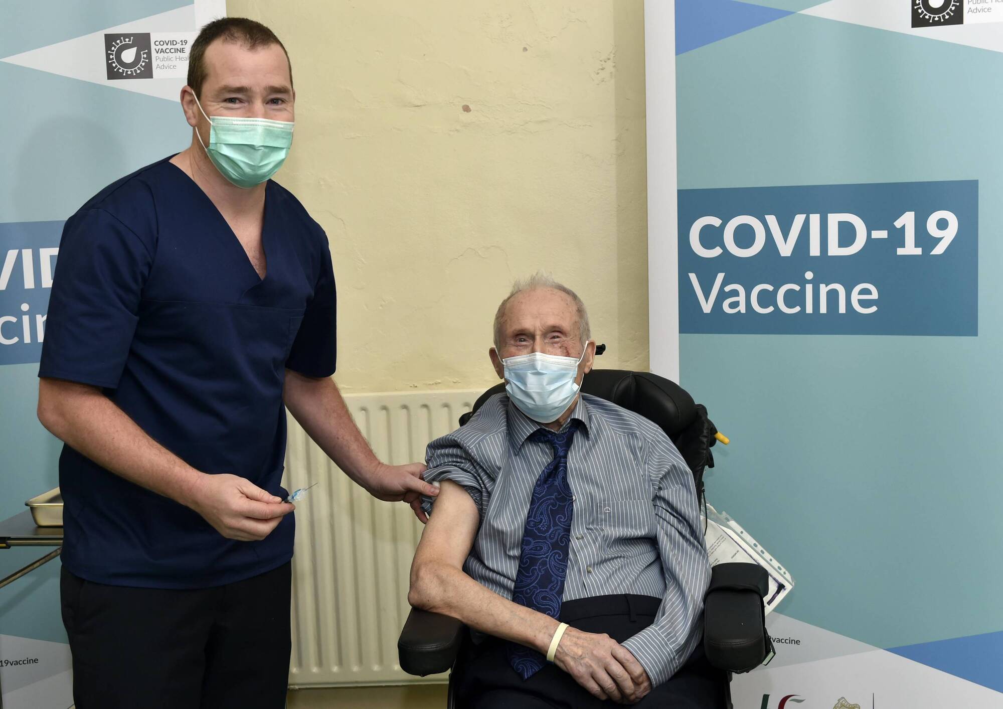 Cork grandfather, 95, is first to receive Covid vaccine at Kerry home