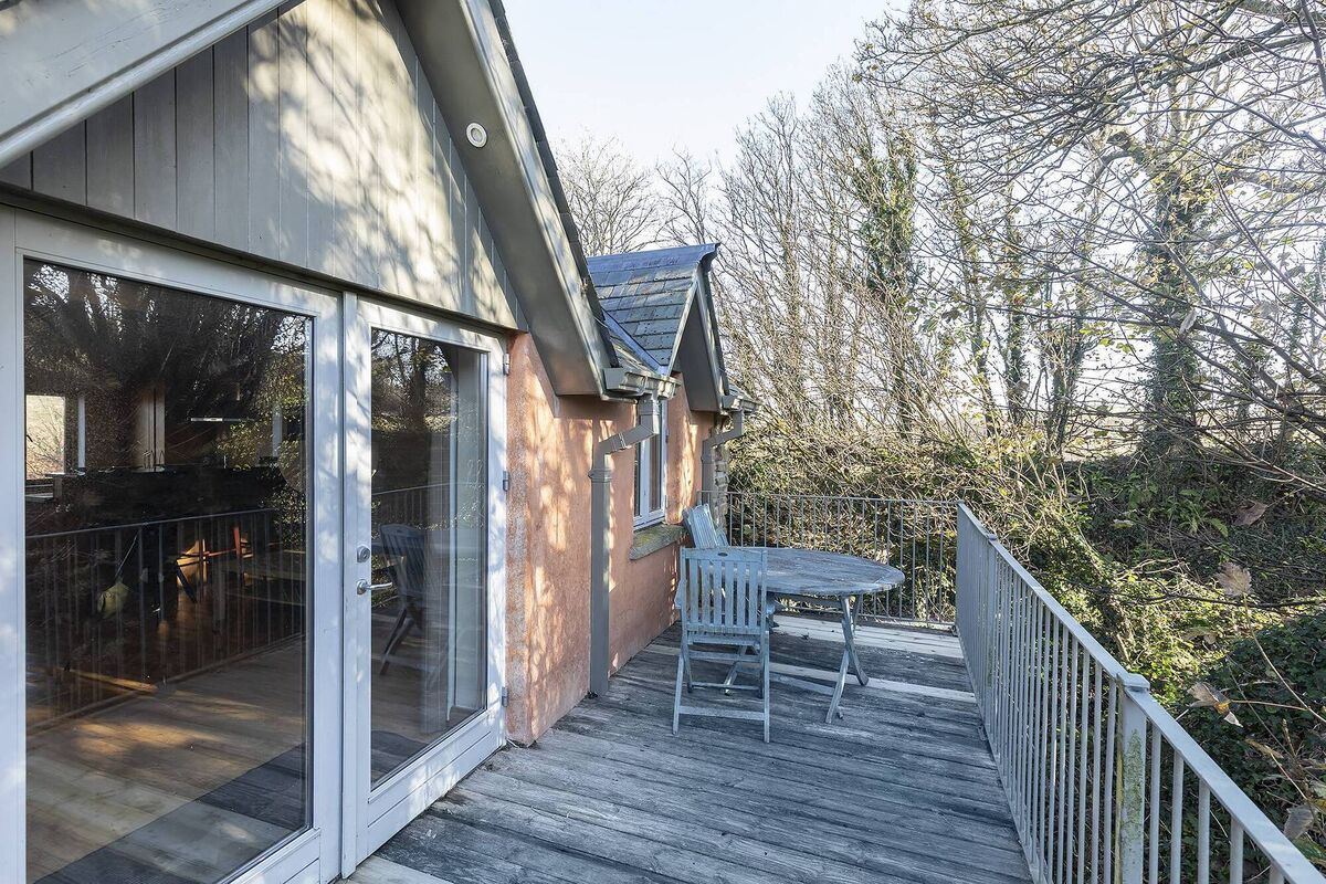 Balcony at Oysterhaven Mews