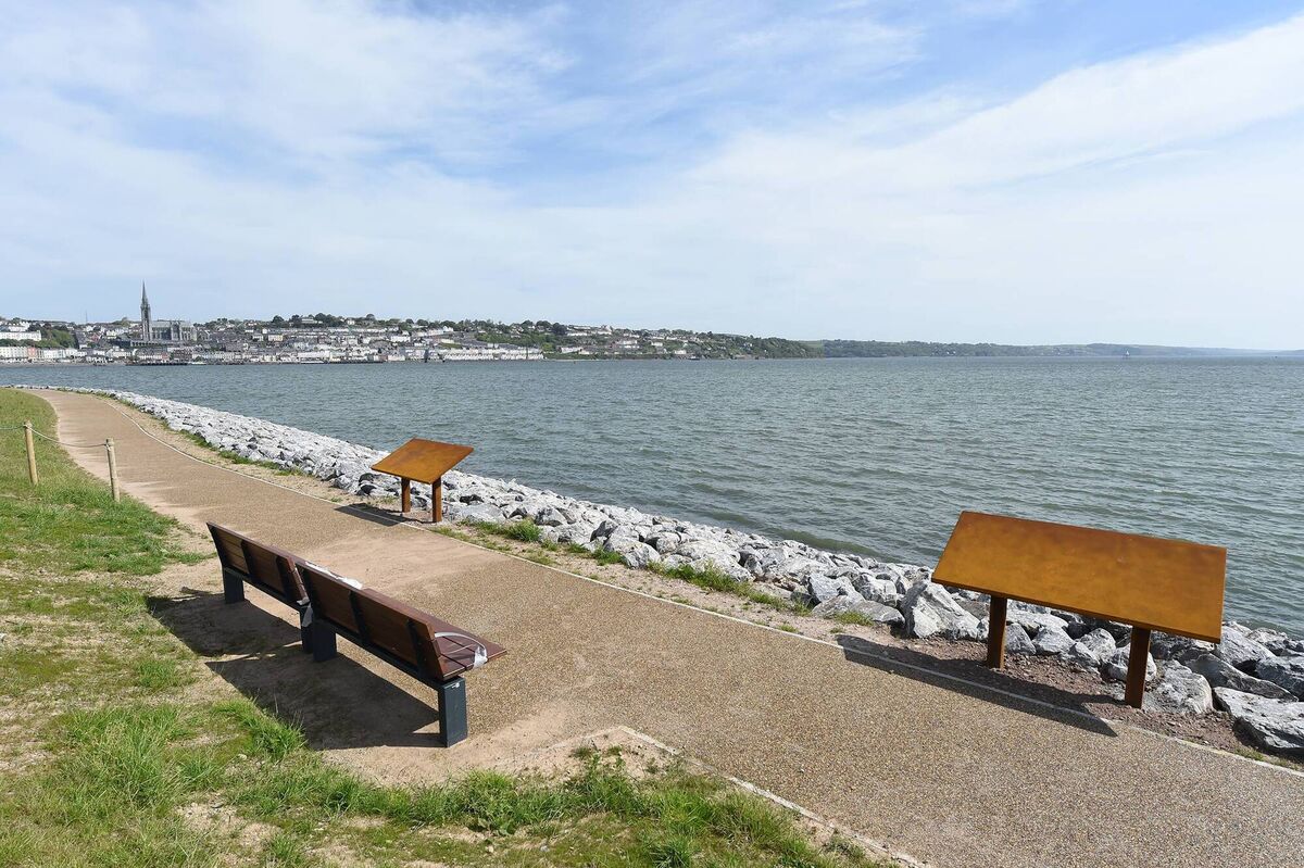 The new park includes 4km of walkways along the side of the harbour, a 1km jogging circuit, and numerous seating areas/