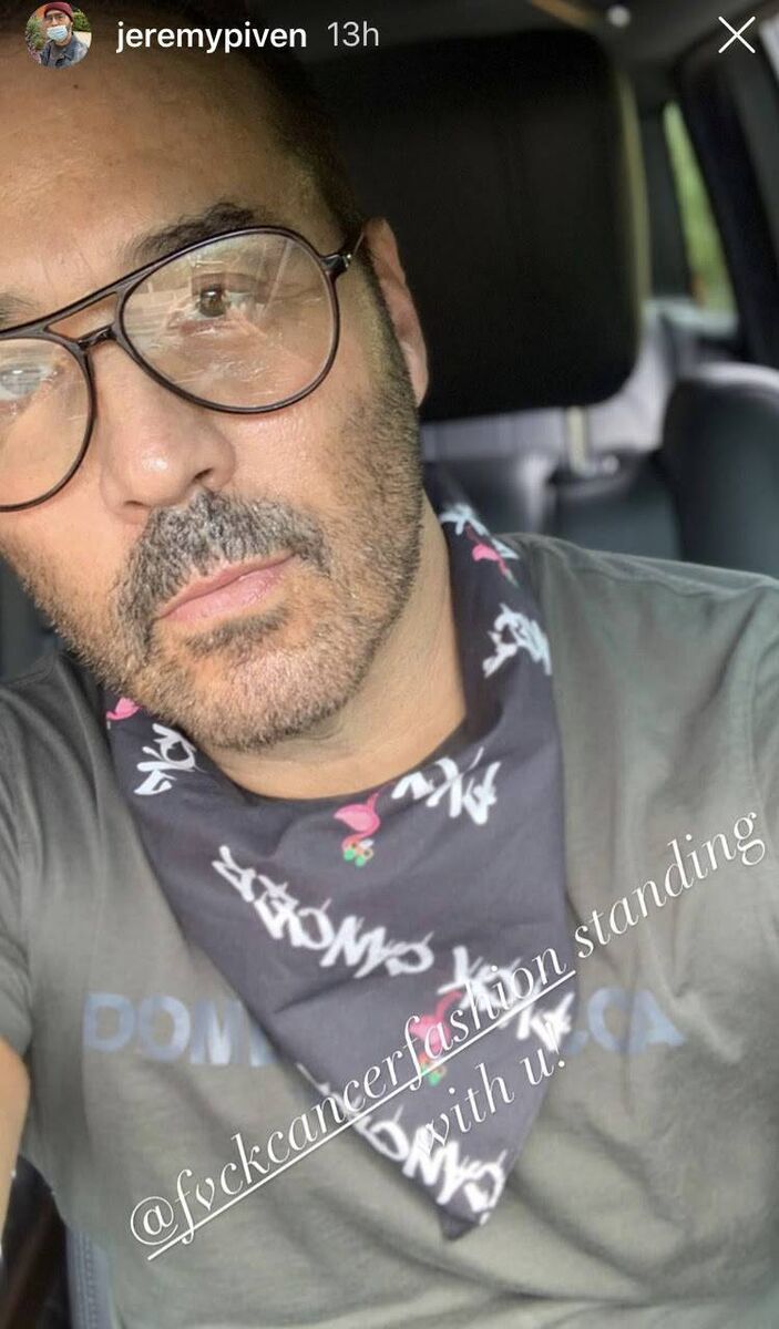 Jeremy Piven, Entourage, endorses fvckcancer