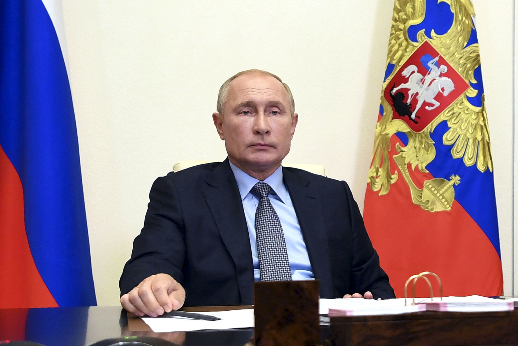 Russia extends ban on food imports for another year