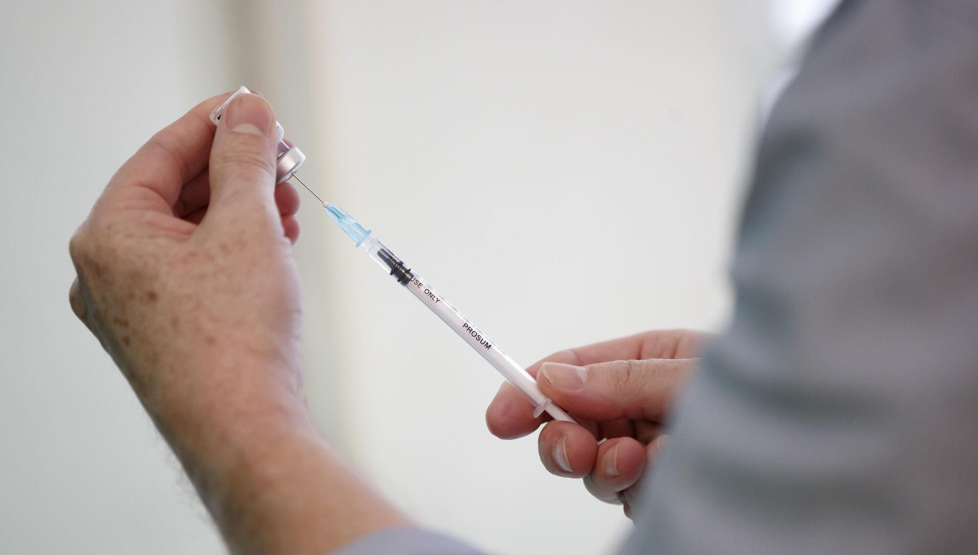 Community centres and sports halls to be used as mass vaccination centres