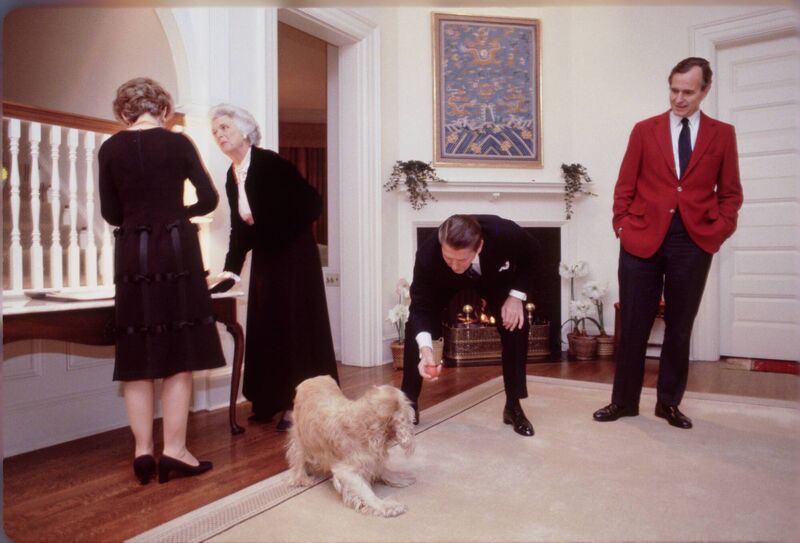 Former First Lady Nancy Reagan with Barbara Bush, President Reagan, and Vice President George H.W. Bush at the residence. Picture: David Hume Kennerly/Getty Images