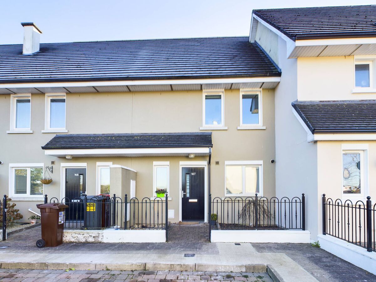 167 Maple Woods, Ballincurra, Midleton: Stylishly decorated two-bed mid-terraced home. 167 Maple Woods, Ballincurra, Midleton: Stylishly decorated two-bed mid-terraced home.