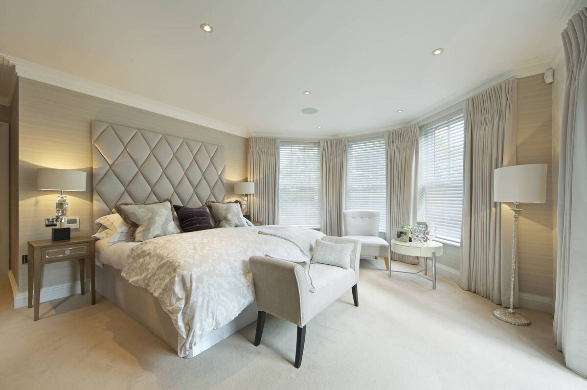Bedrooms benefit from the blackout quality of curtains, the soundproofing and the appearance of cosiness so essential in this room. Bedrooms benefit from the blackout quality of curtains, the soundproofing and the appearance of cosiness so essential in this room.