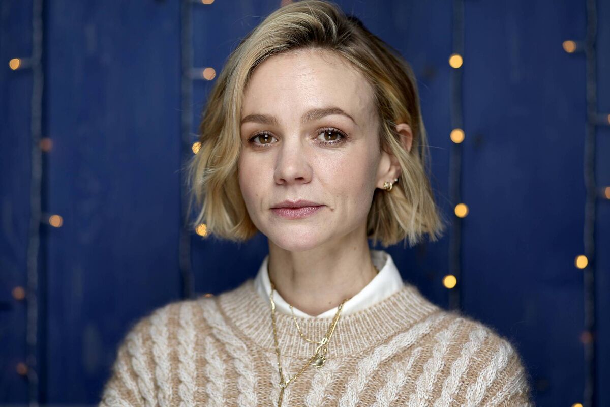 Carey Mulligan plays Cassie, a young woman who has dropped out of medical school after a traumatic incident.