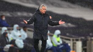 <p>Tottenham boss Jose Mourinho says he is not feeling any external pressure after a third Premier League defeat in a row and insists he can still bring glory to the club. </p>