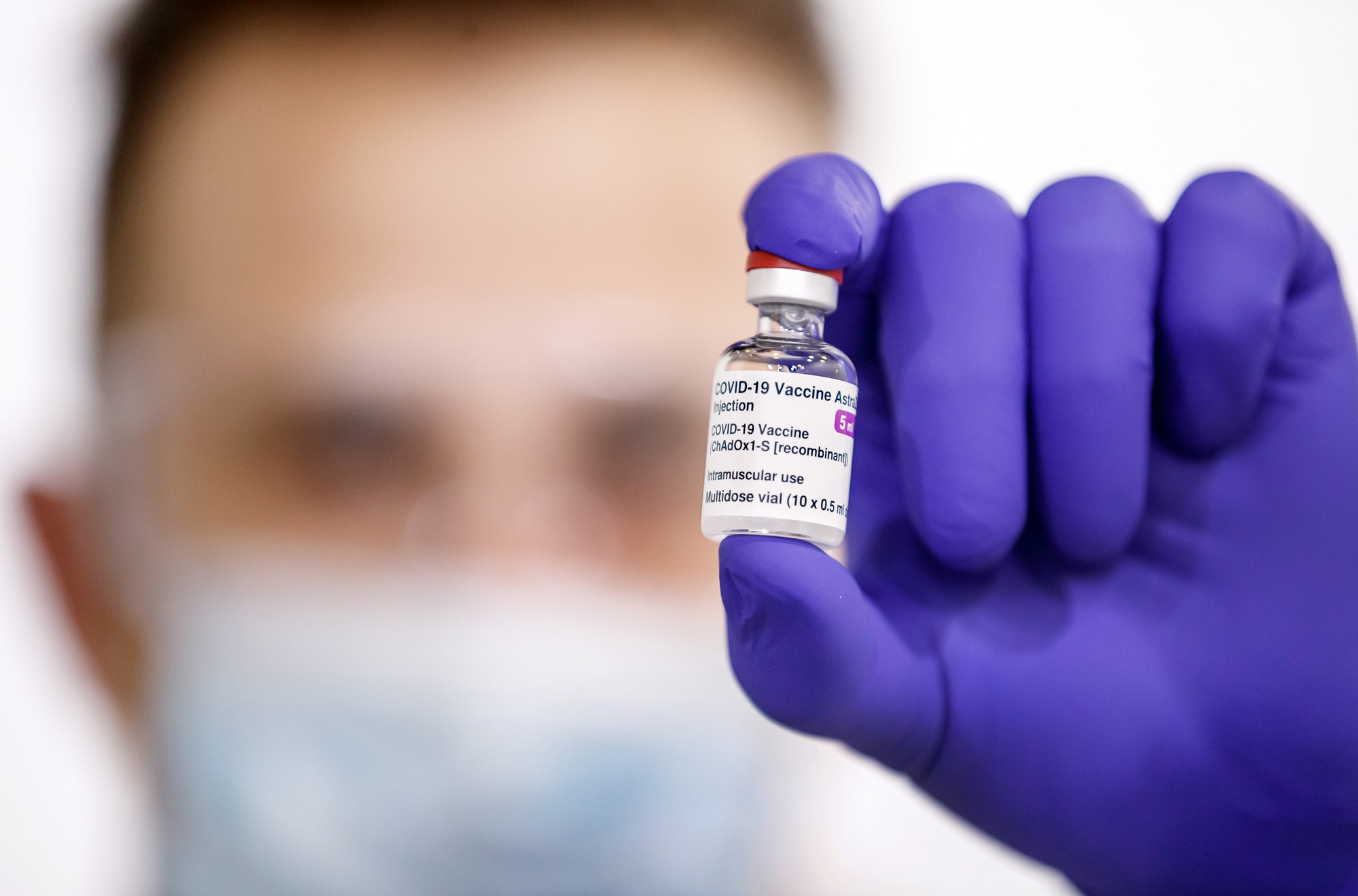 France’s health minister receives AstraZeneca jab